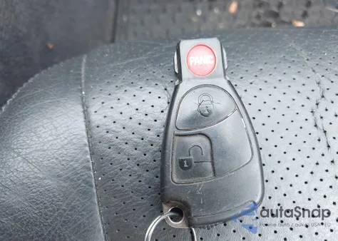 2002 Mercedes-Benz C 320 z USA, uszkodzony, nr VIN WDBRH64J52F143983